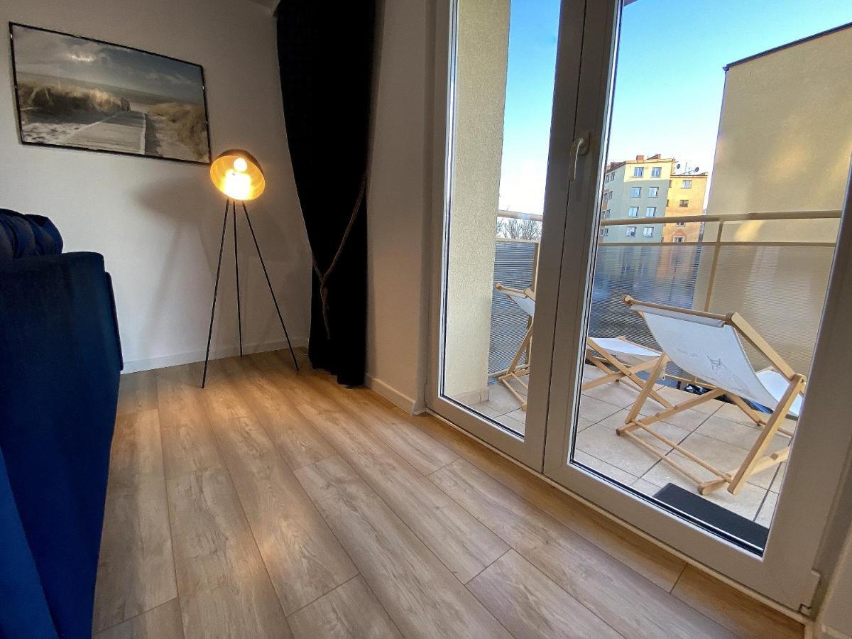 Marina Apartament カミエン・ポモルスキ エクステリア 写真